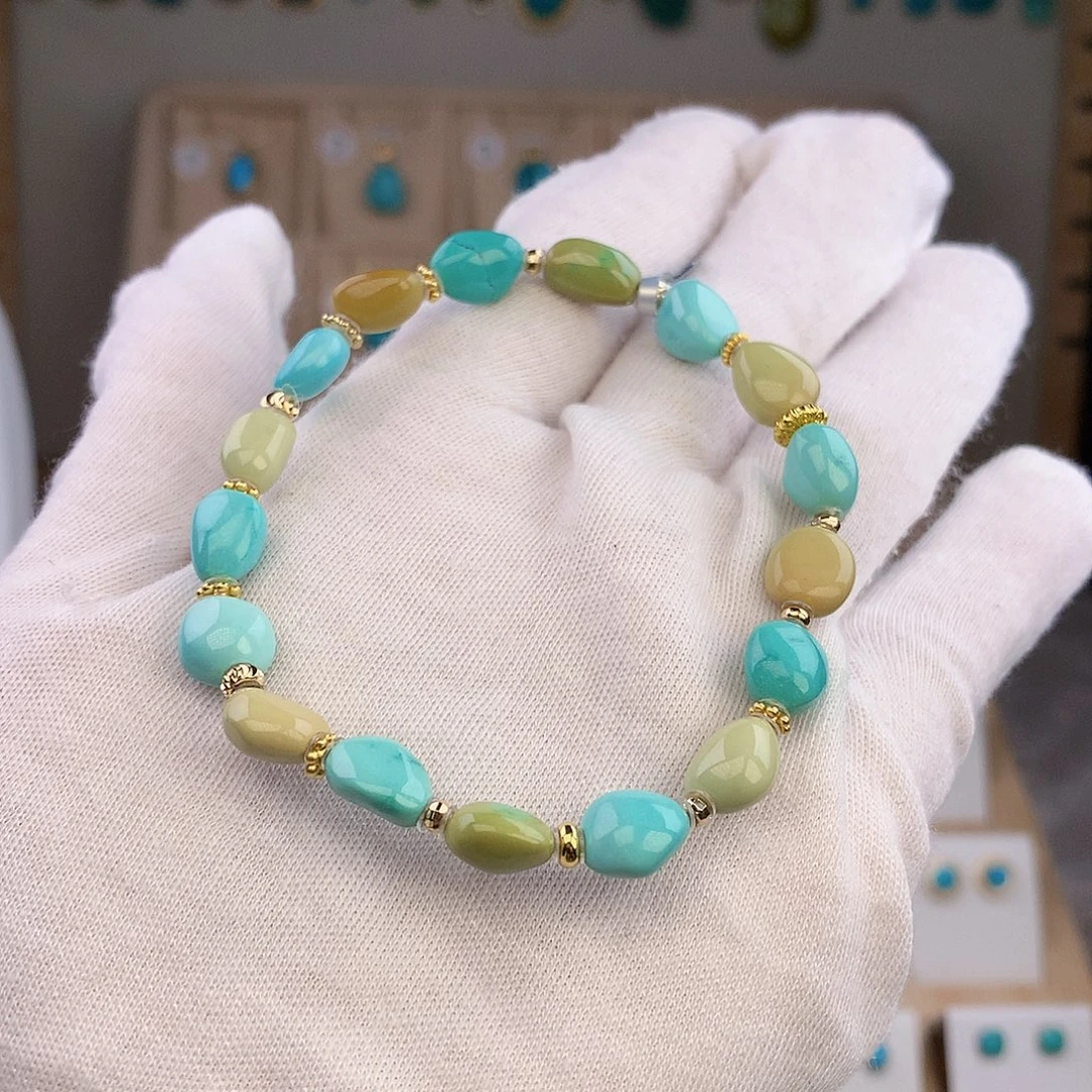 绿松石未镶嵌颈饰