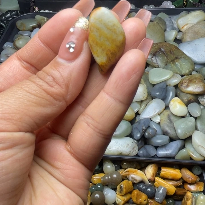 和田玉未镶嵌珠宝半成品