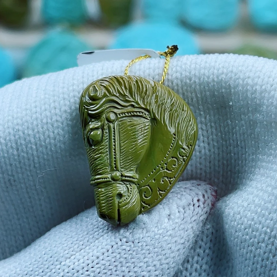 绿松石未镶嵌珠宝奇石