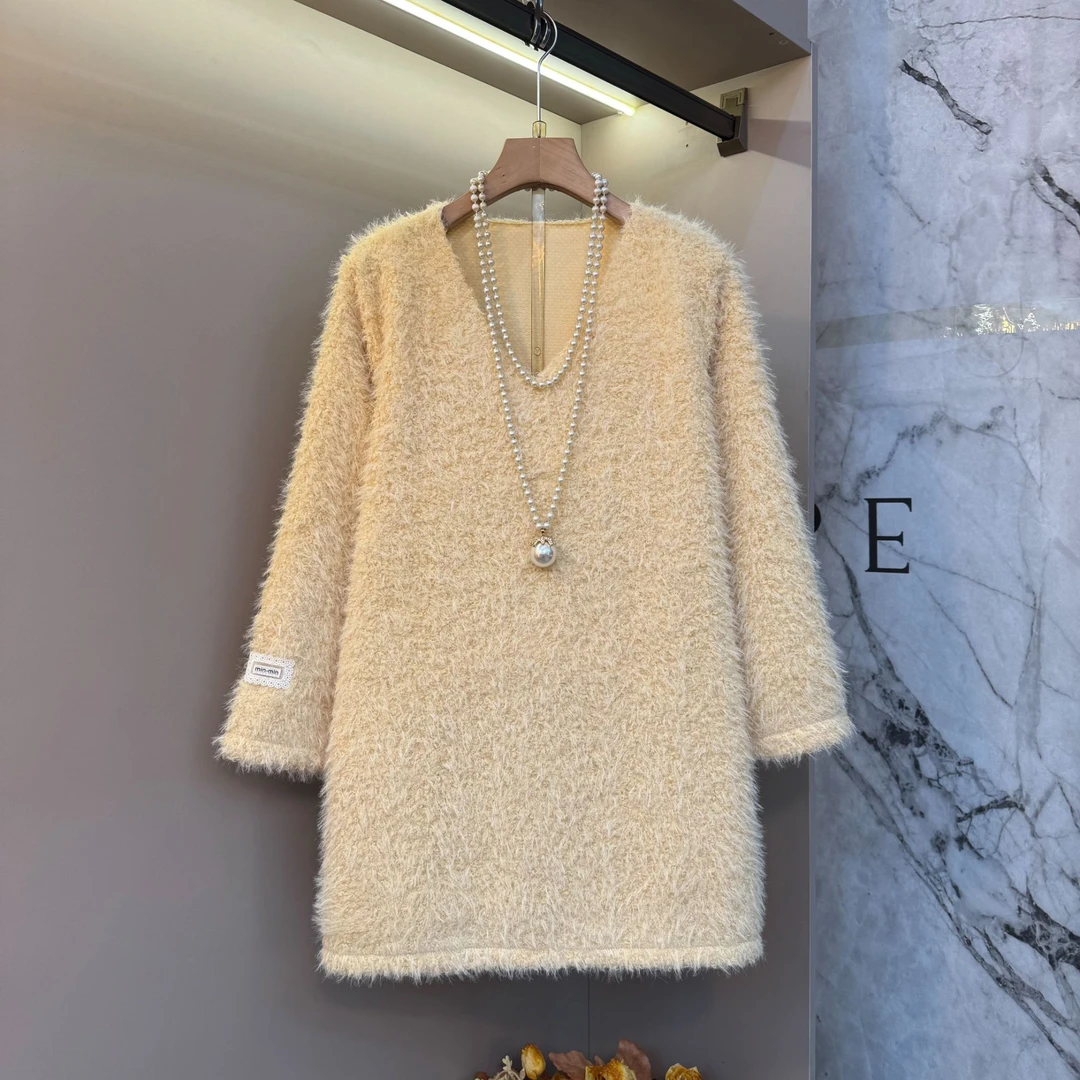 2025欧货时尚毛茸茸设计感洋气慵懒风v领宽松显瘦遮肉毛衣927