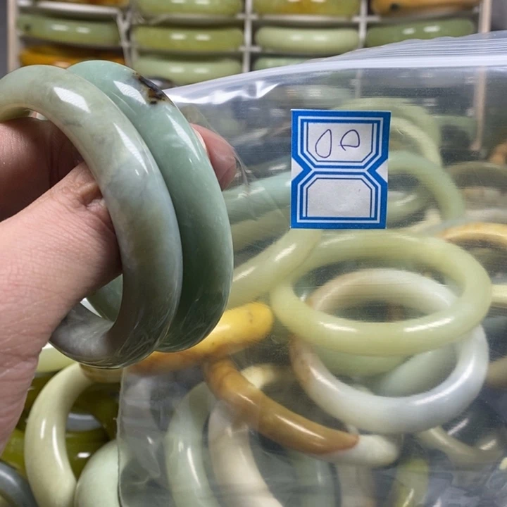 蛇纹石玉手镯未镶嵌o*