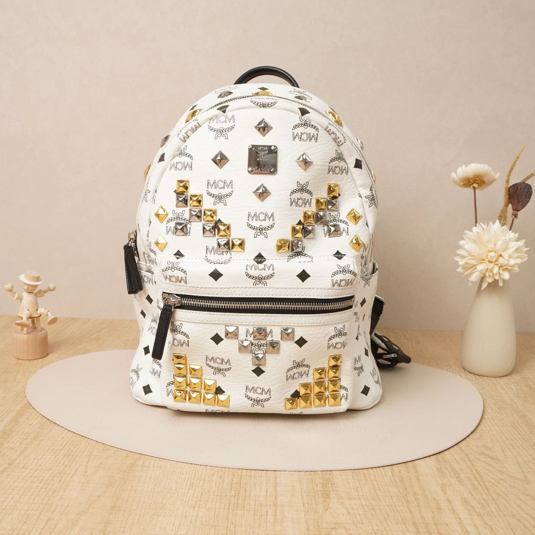 95新 MCM Mcm双肩包小号白色DS028126