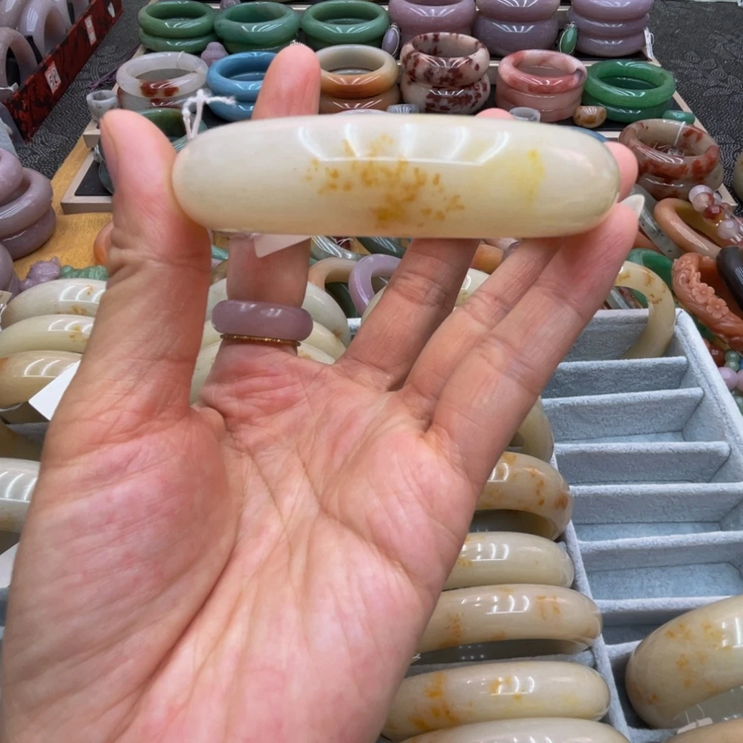 石英岩玉未镶嵌圈口54