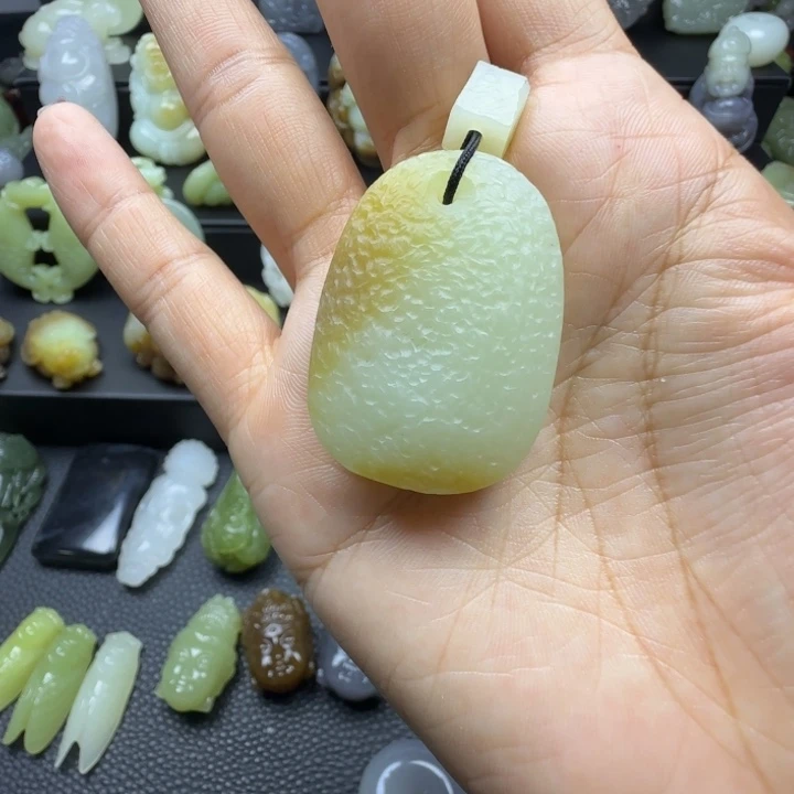 未镶嵌和田玉挂件