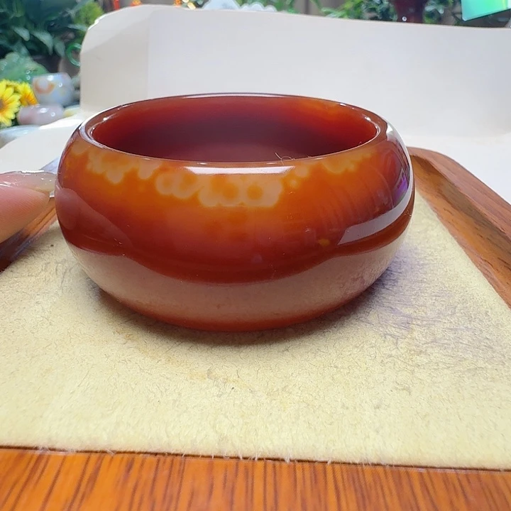 王***妹玛瑙/玉髓未镶嵌手镯