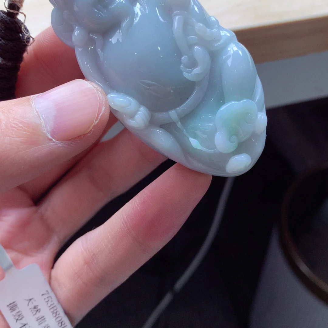 翡翠颈饰未镶嵌吊坠