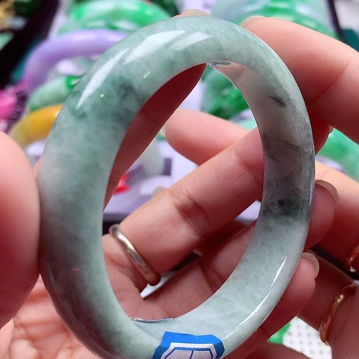 翡翠未镶嵌手镯翡翠