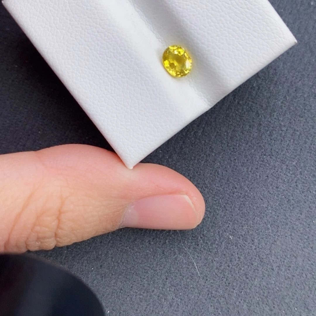 蓝宝石裸石未镶嵌