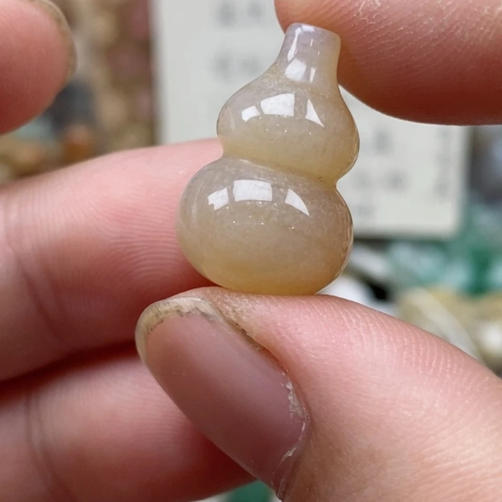 硅化珊瑚（珊瑚玉）未镶嵌颈饰小