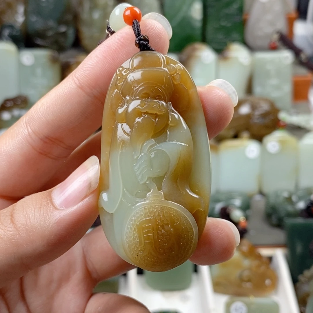 颈饰未镶嵌和田玉（糖玉）