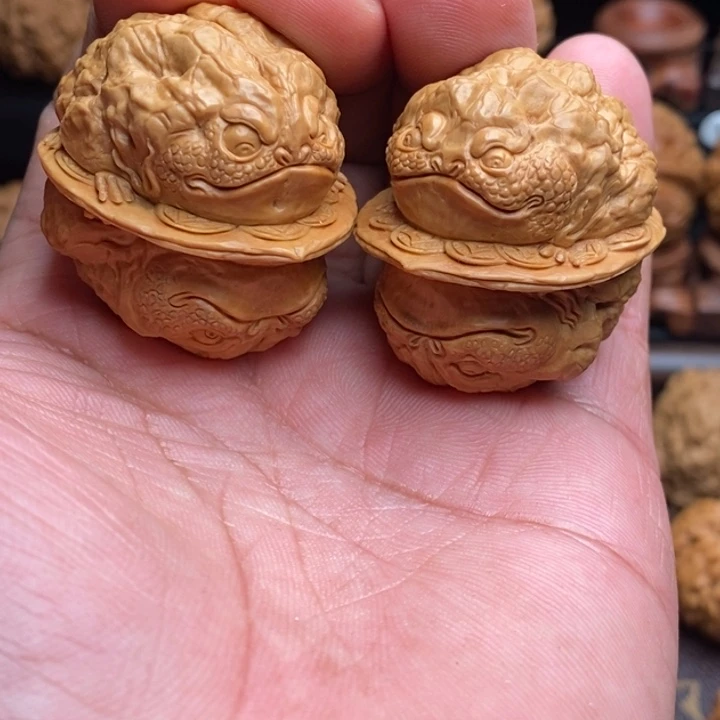 把件文玩核桃手工精雕金蟾