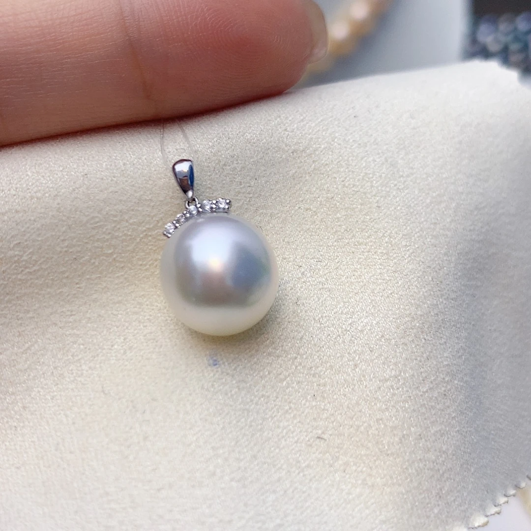 颈饰海水珍珠18K金镶嵌W65