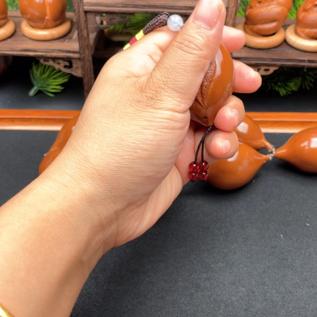 橄榄核吊坠鲍鱼37穿配