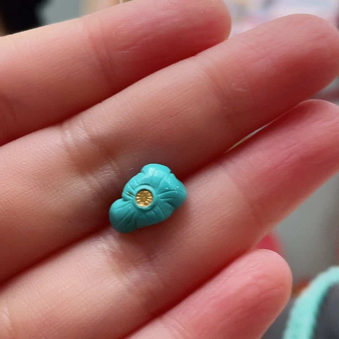 绿松石颈饰未镶嵌