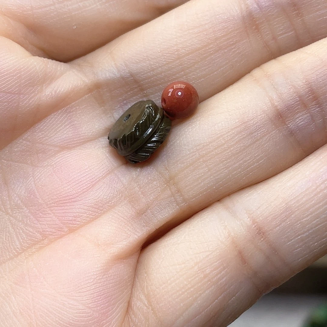 南红玛瑙配饰未镶嵌