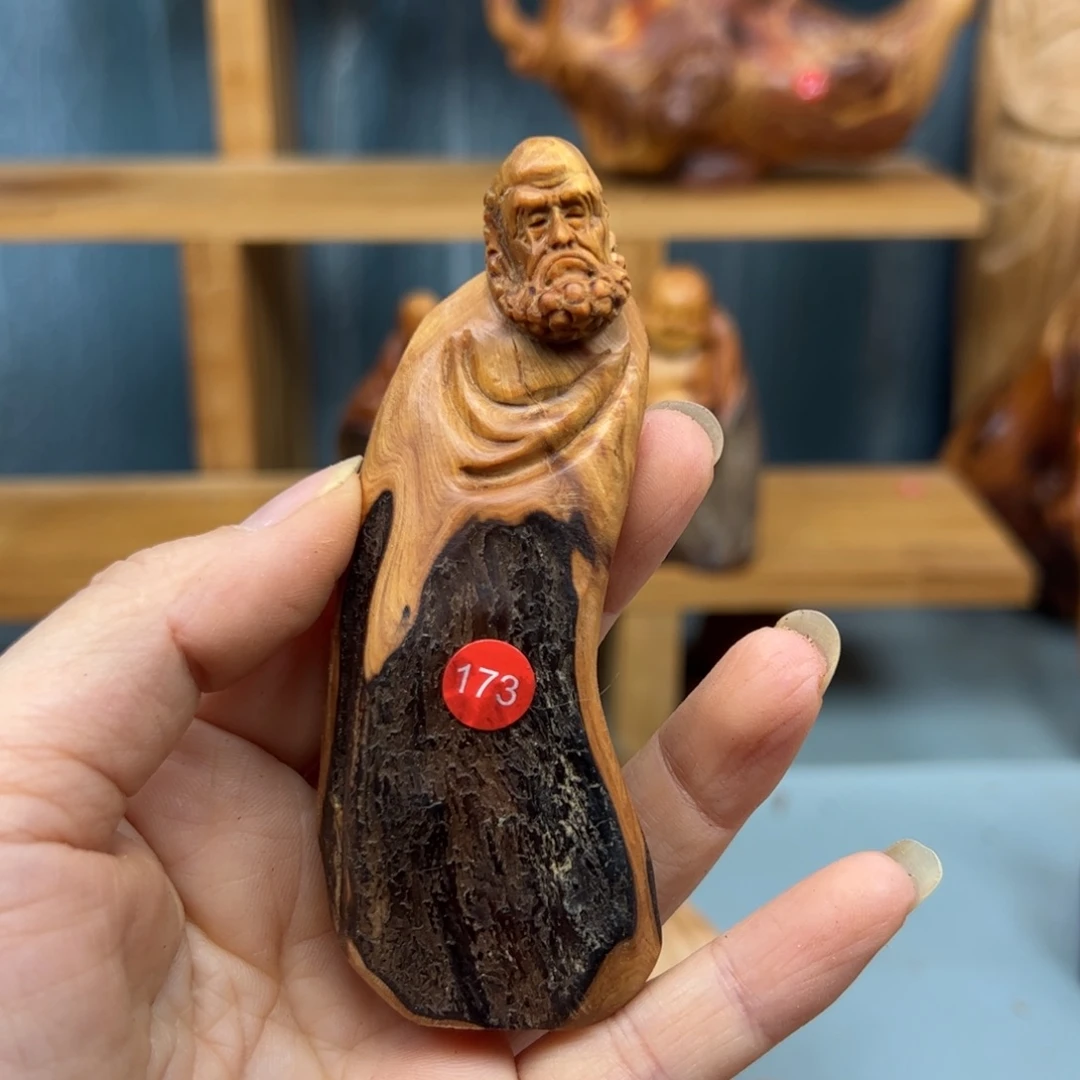 P***长木崖柏木摆件手把件