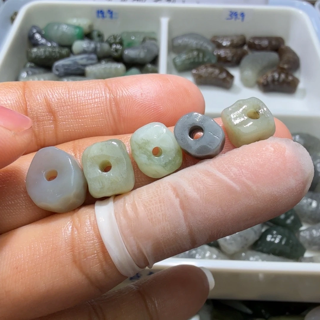 和田玉未镶嵌珠宝奇石