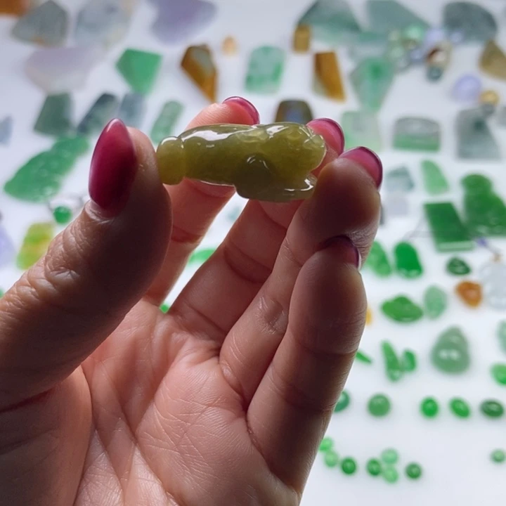 翡翠未镶嵌挂件天然翡翠