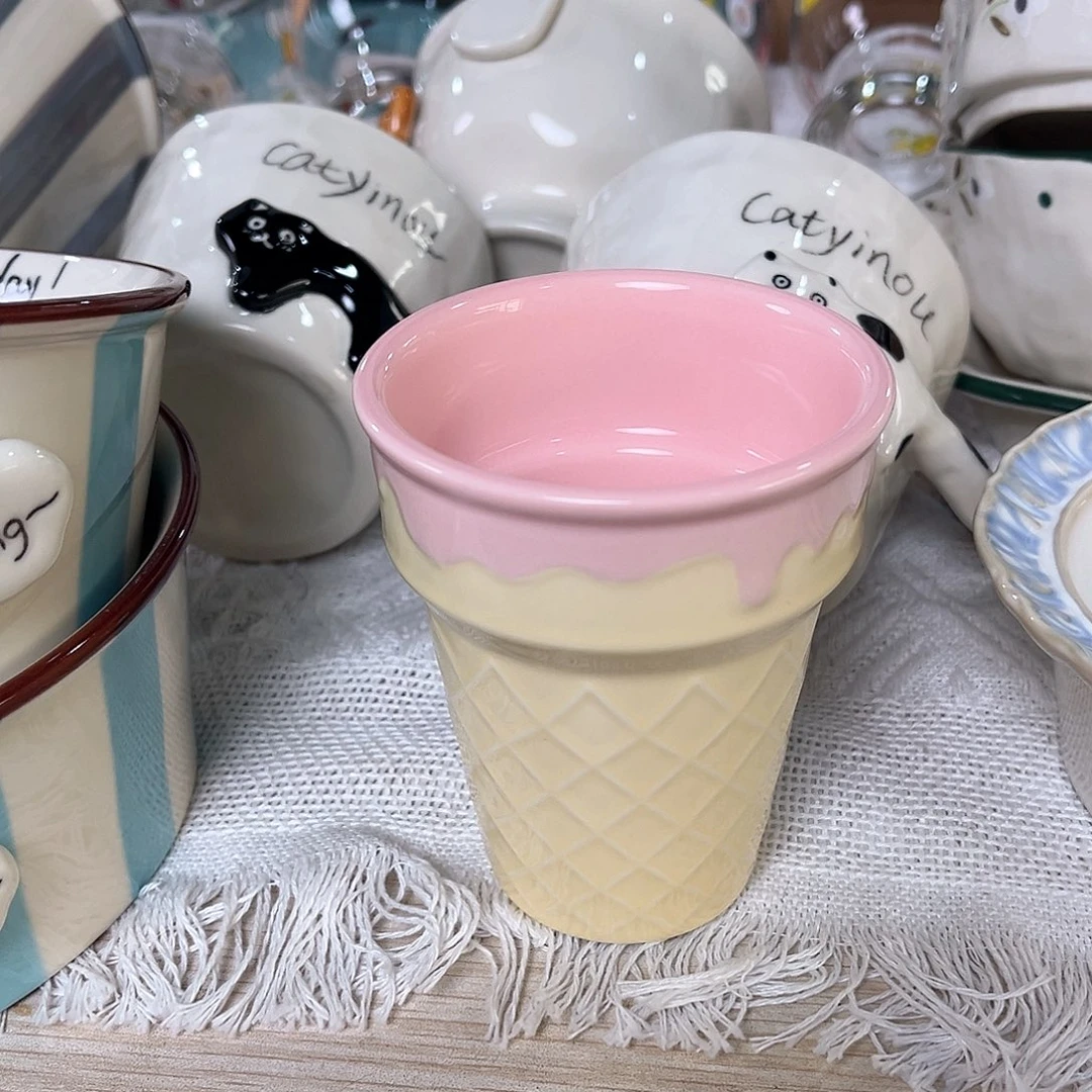 浮雕小熊六寸面碗两只粉色冰淇凌水杯