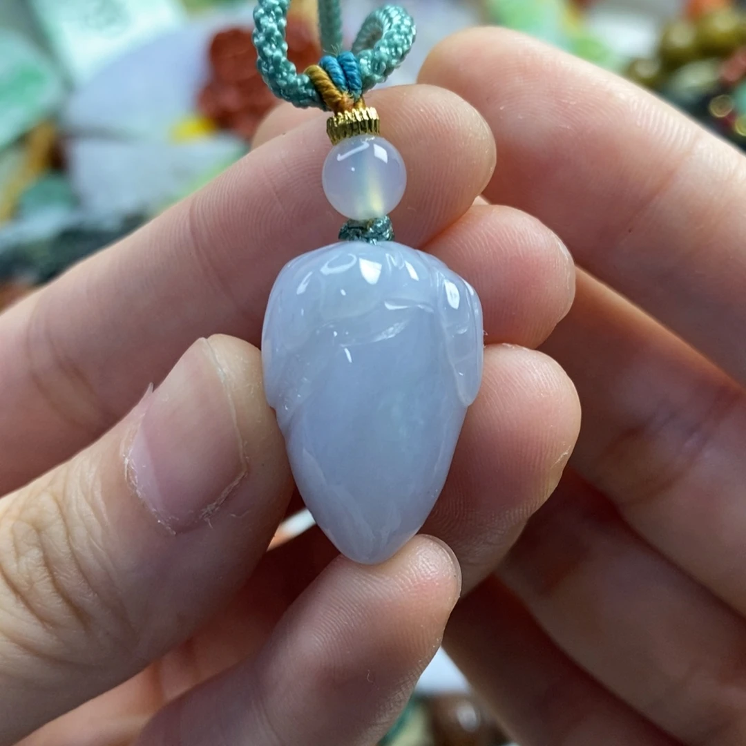 翡翠未镶嵌颈饰时****司