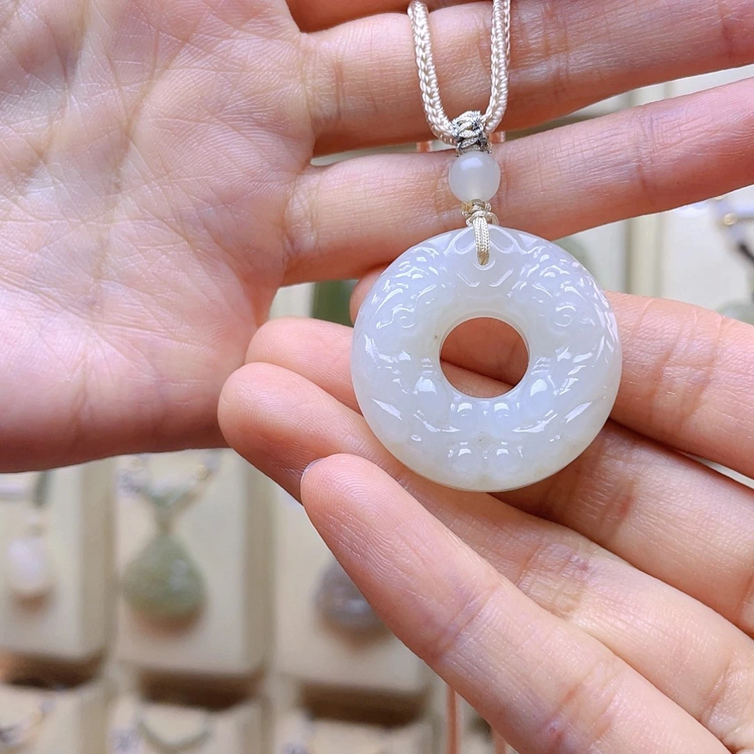 和田玉未镶嵌吊坠(赠链)刘*淼