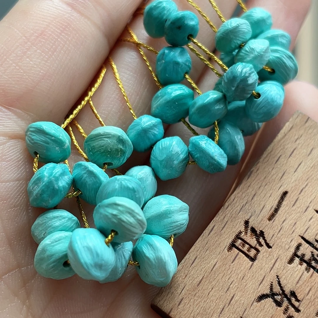 绿松石未镶嵌颈饰