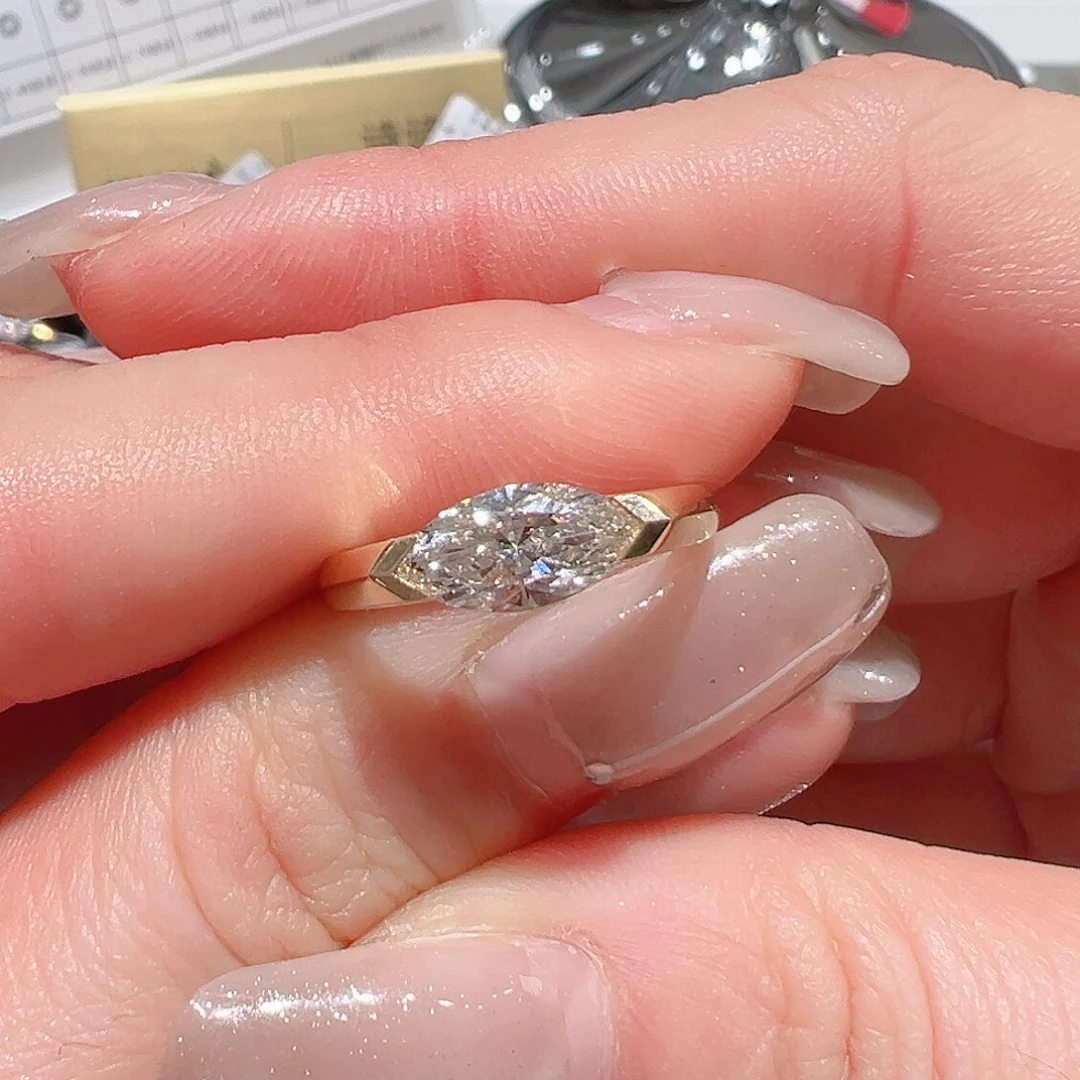 实验室培育钻石18K金镶嵌静****g@@00028951