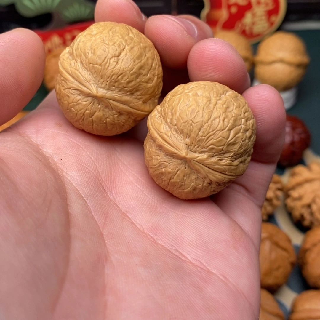 文玩核桃把件蛇皮球