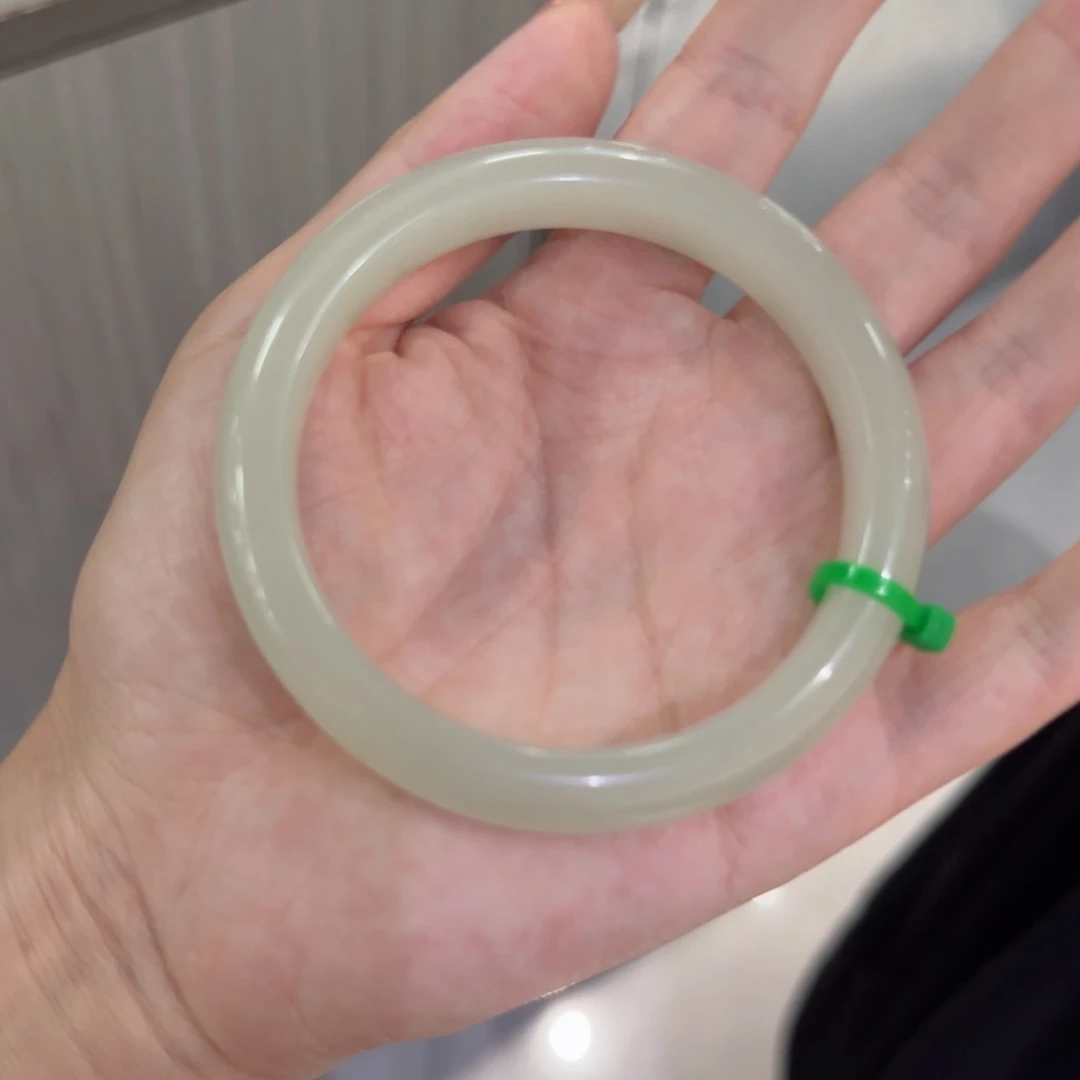 L****东陵石手镯未镶嵌