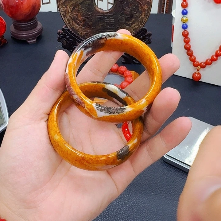 手镯玛瑙/玉髓未镶嵌牛黄