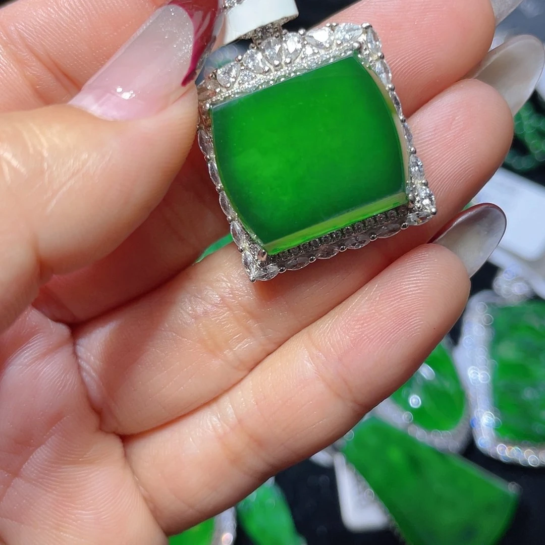 翡翠颈饰银S925镶嵌翡翠