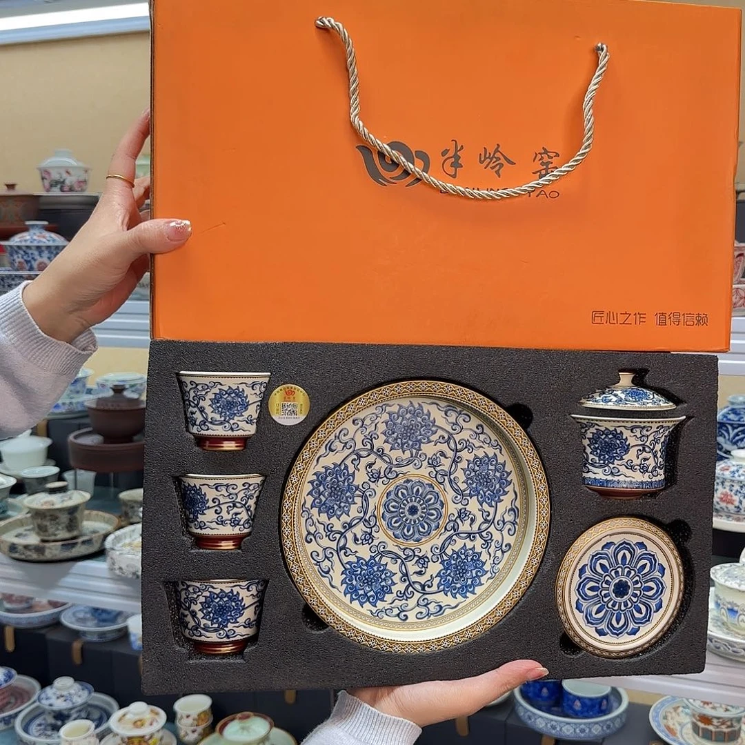 我们都在努力的生活呀