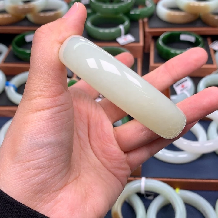 和田玉手镯5960圈口未镶嵌