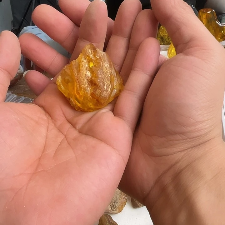 白***事定制琥珀未镶嵌天然琥珀蜜蜡