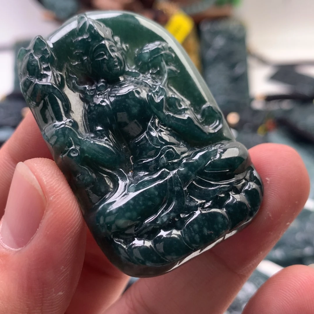 颈饰未镶嵌翡翠虚空