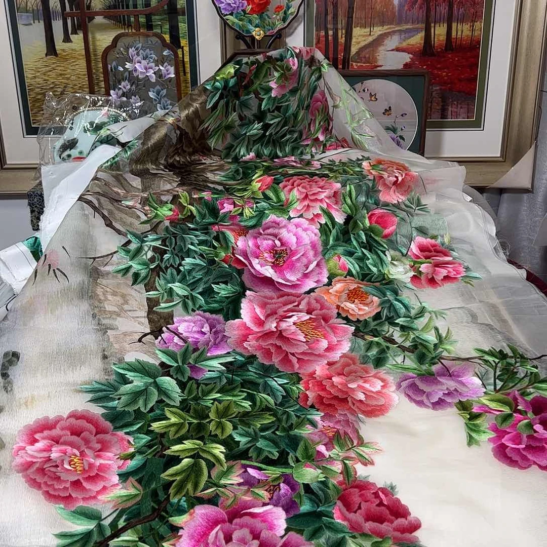 刺绣車***花纯手工刺绣画