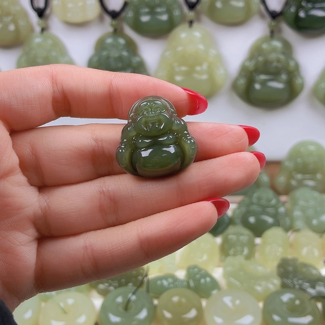 东****和田玉未镶嵌颈饰