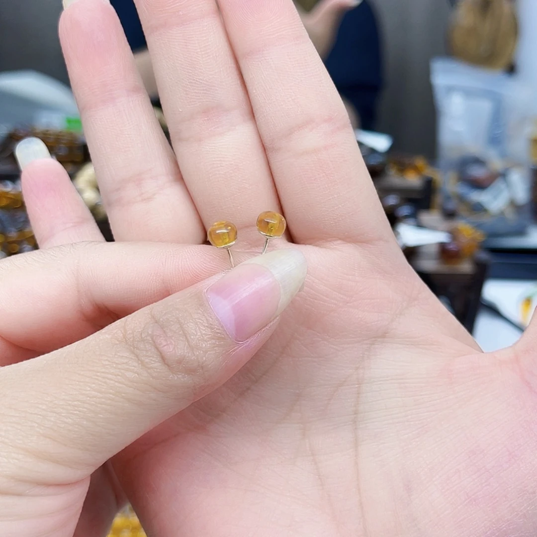 未镶嵌琥珀裸石抚顺琥珀耳钉