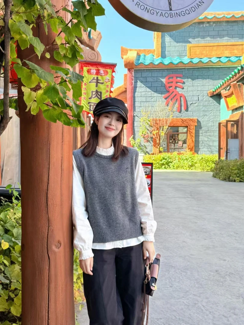 2025秋季新款韩系圆领宽松针织背心马甲叠穿白色衬衫阔腿裤三件套