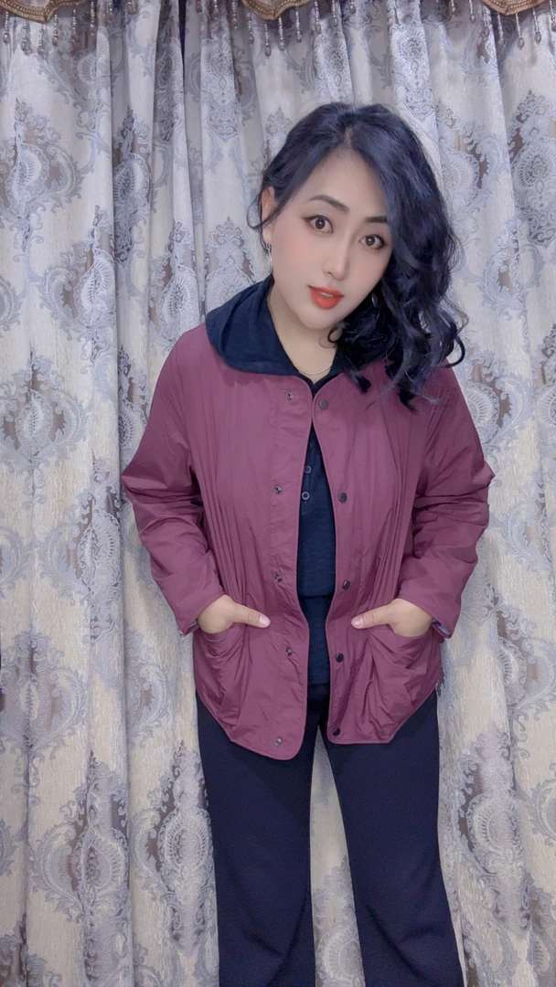 百搭短款宽松型圆领秋季常规款女短外套轻薄宽松女装