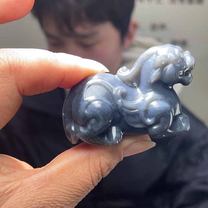 和田玉未镶嵌把件