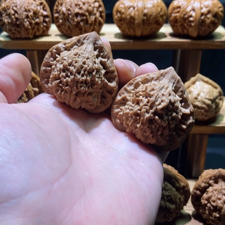 文玩核桃吊坠原树朱雀45