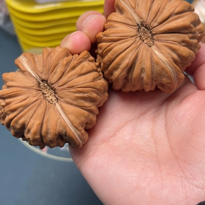 洋***糖文玩核桃吊坠51-22275-05