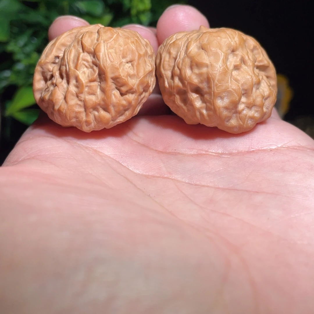 文玩核桃吊坠37一根筋