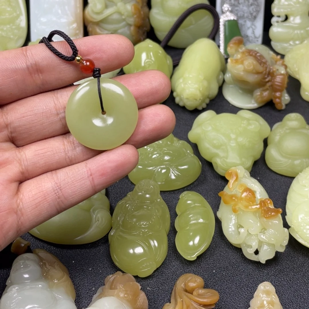 和田玉未镶嵌颈饰