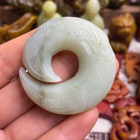 蛇纹石玉未镶嵌颈饰110