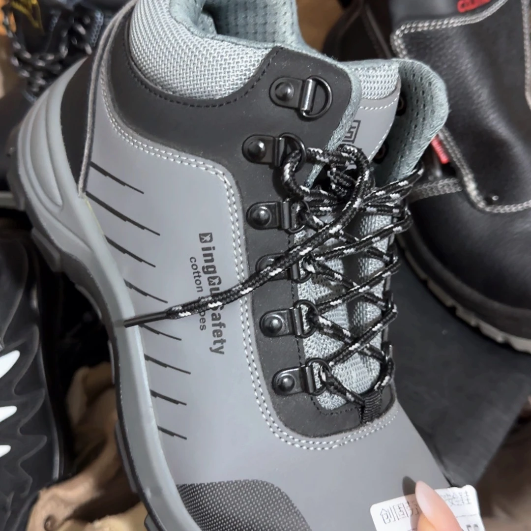 41码灰皮中高帮靴