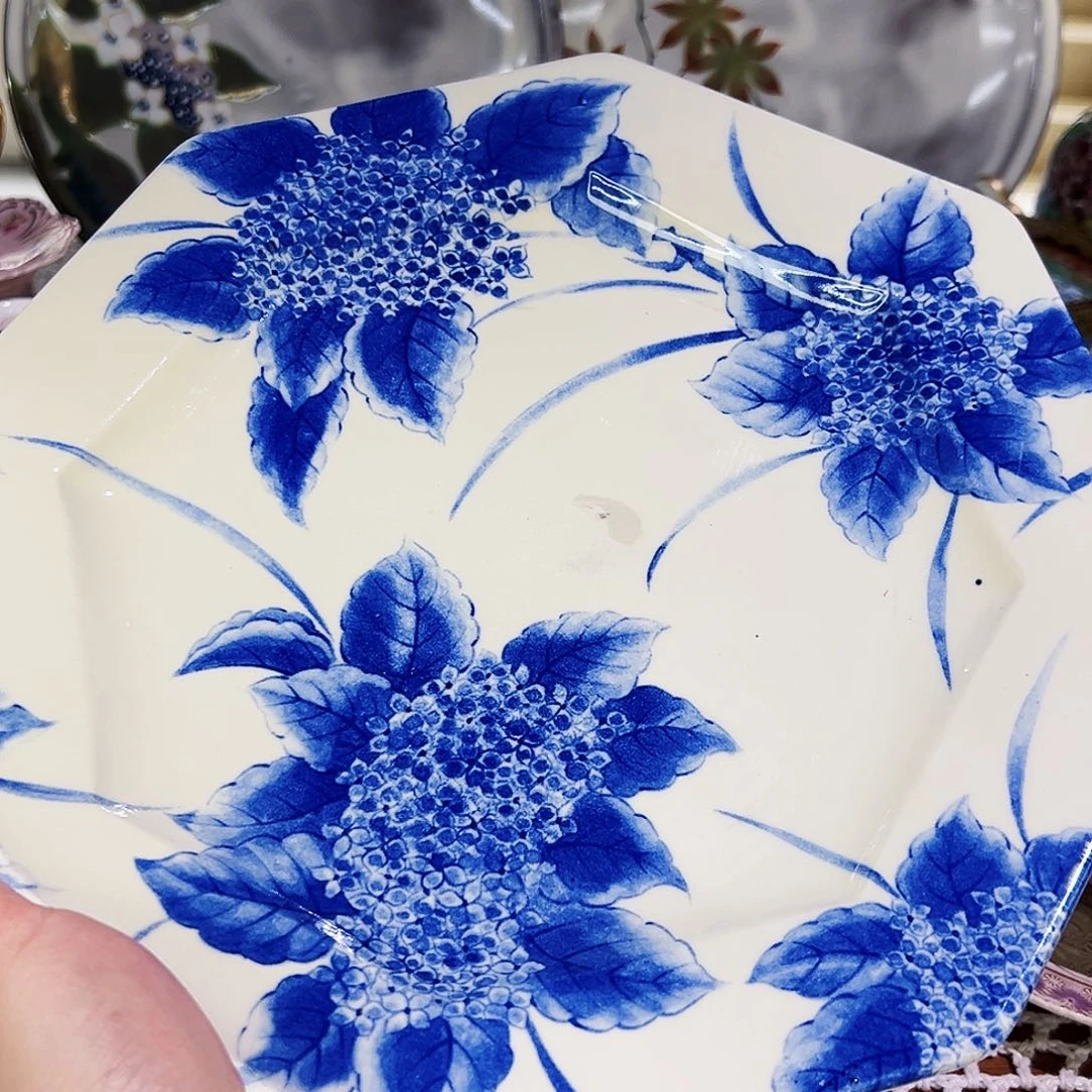 ?咖啡杯和茶杯是我们学校一块