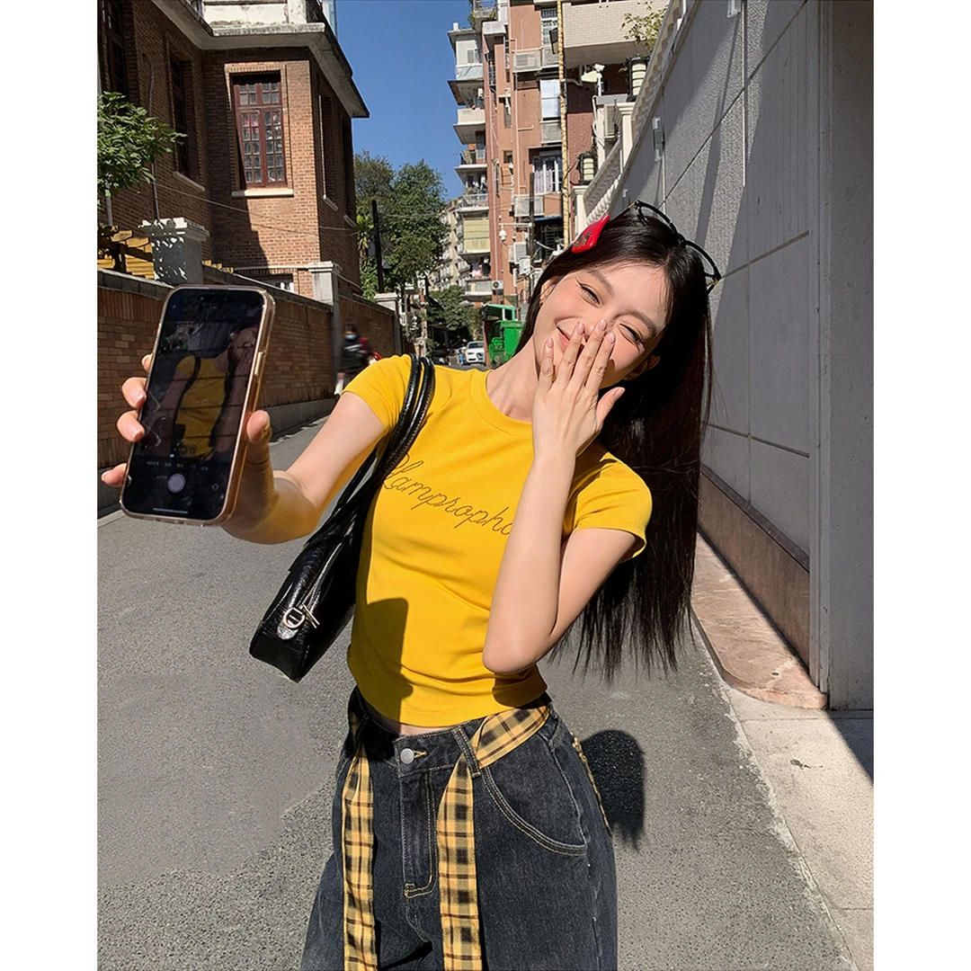 新款黄色字母烫钻正肩短袖爆款t恤女修身显瘦辣妹短款上衣