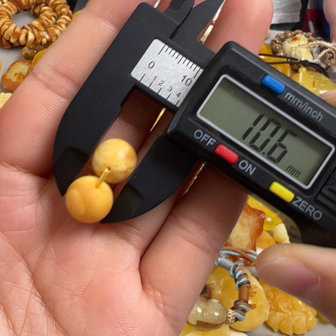 蜜蜡未镶嵌裸石微瑕